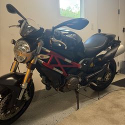 Ducati Monster 796