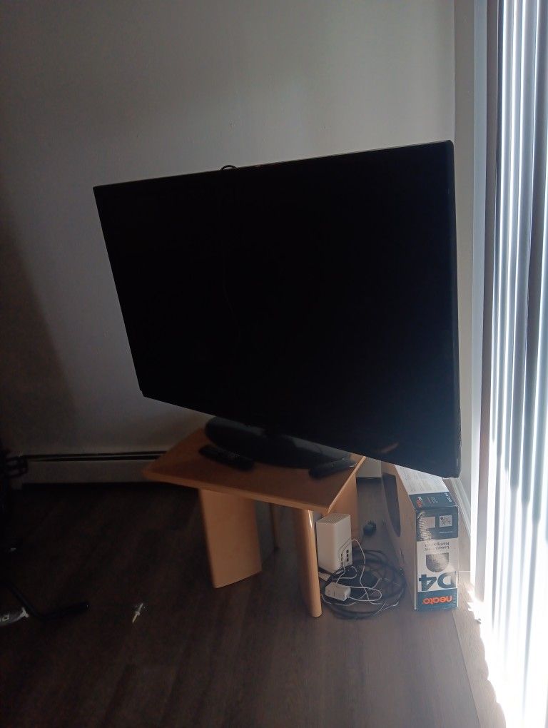 52 In Flat Screen Tv. "sharp"