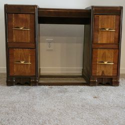 Ladies Make up/dressing table