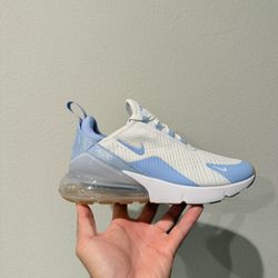 Women Nike Air Max 270 Size 7 - NEW