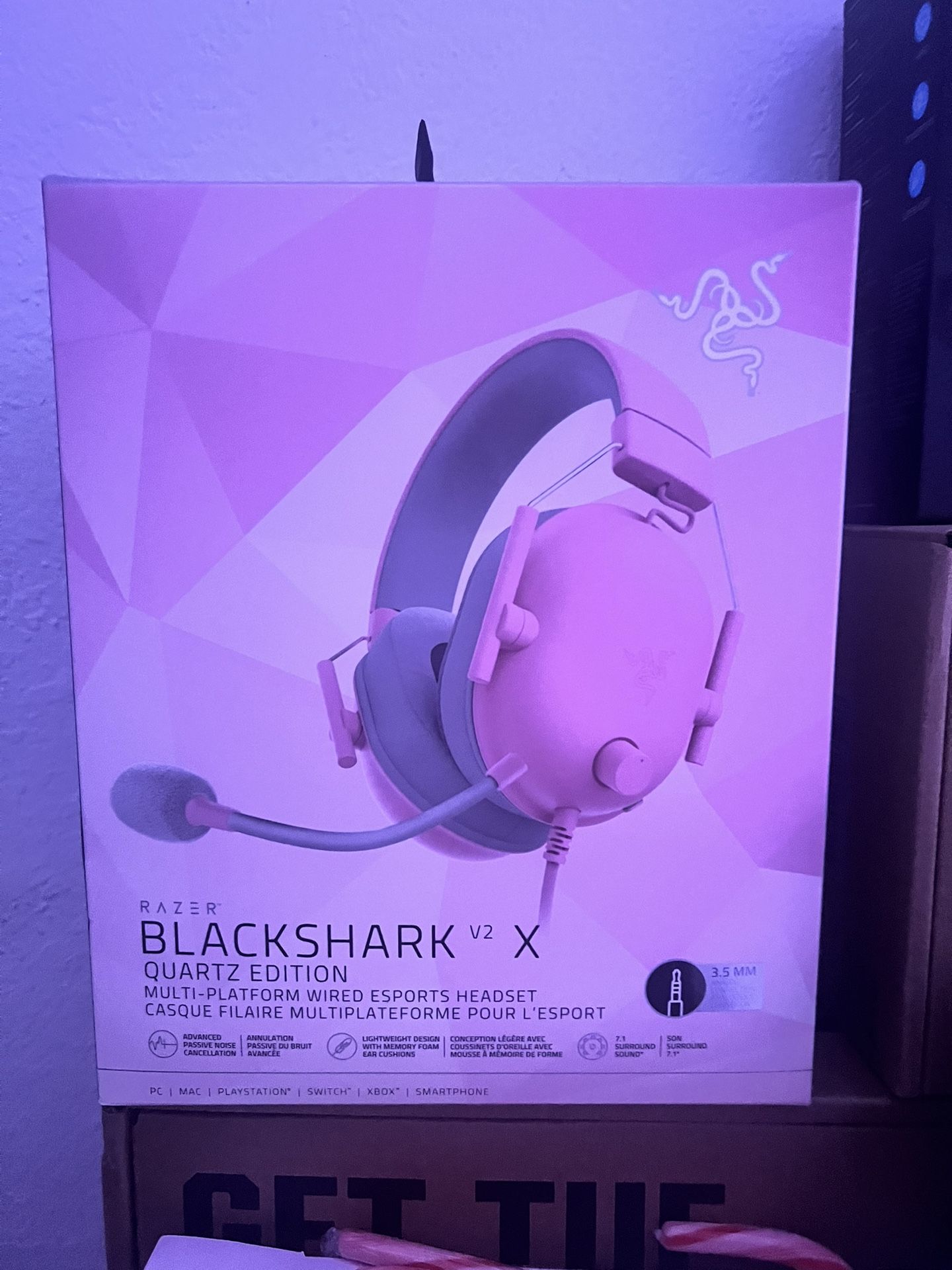 Razer blackshark v2 x headset in pink / quartz