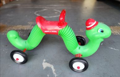 Radio Flyer Inch Worm in Excellent Condition