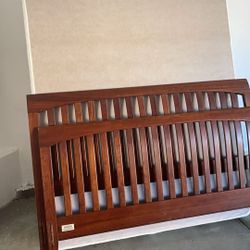 Queen Size Wood Bed Frame With Mattress 