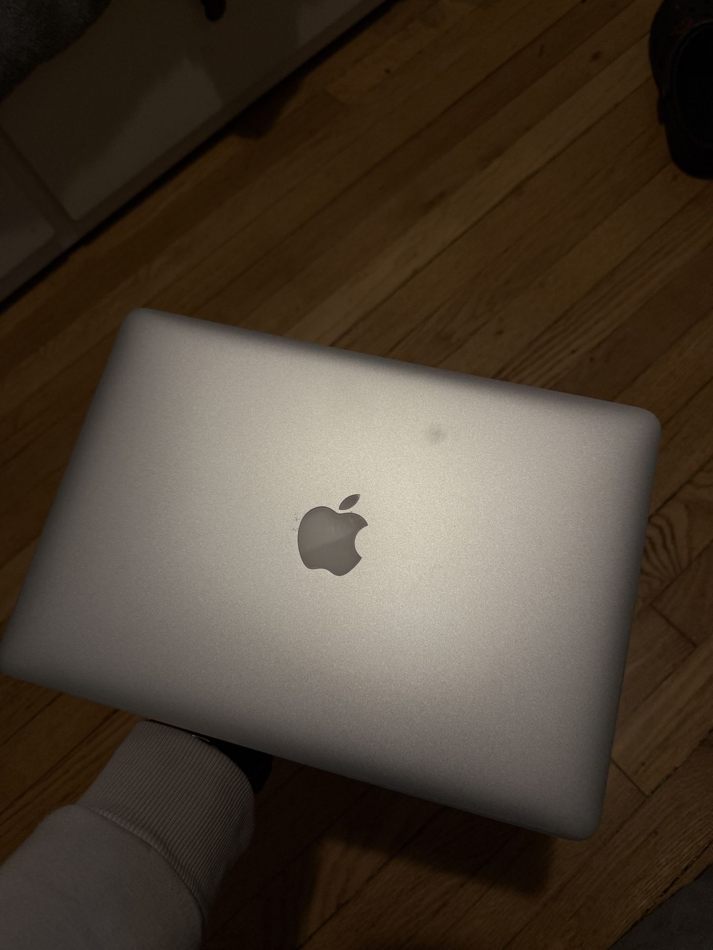 Apple MacBook Air 13" 8Gb 128GB