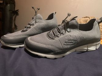 $20 Skechers 13 Like New