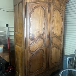 1800 French Huge Armoire With Key