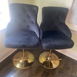 2 Bar Stools pick up in Berwyn 2 Sillas Jiratorias Recojer en Berwyn 