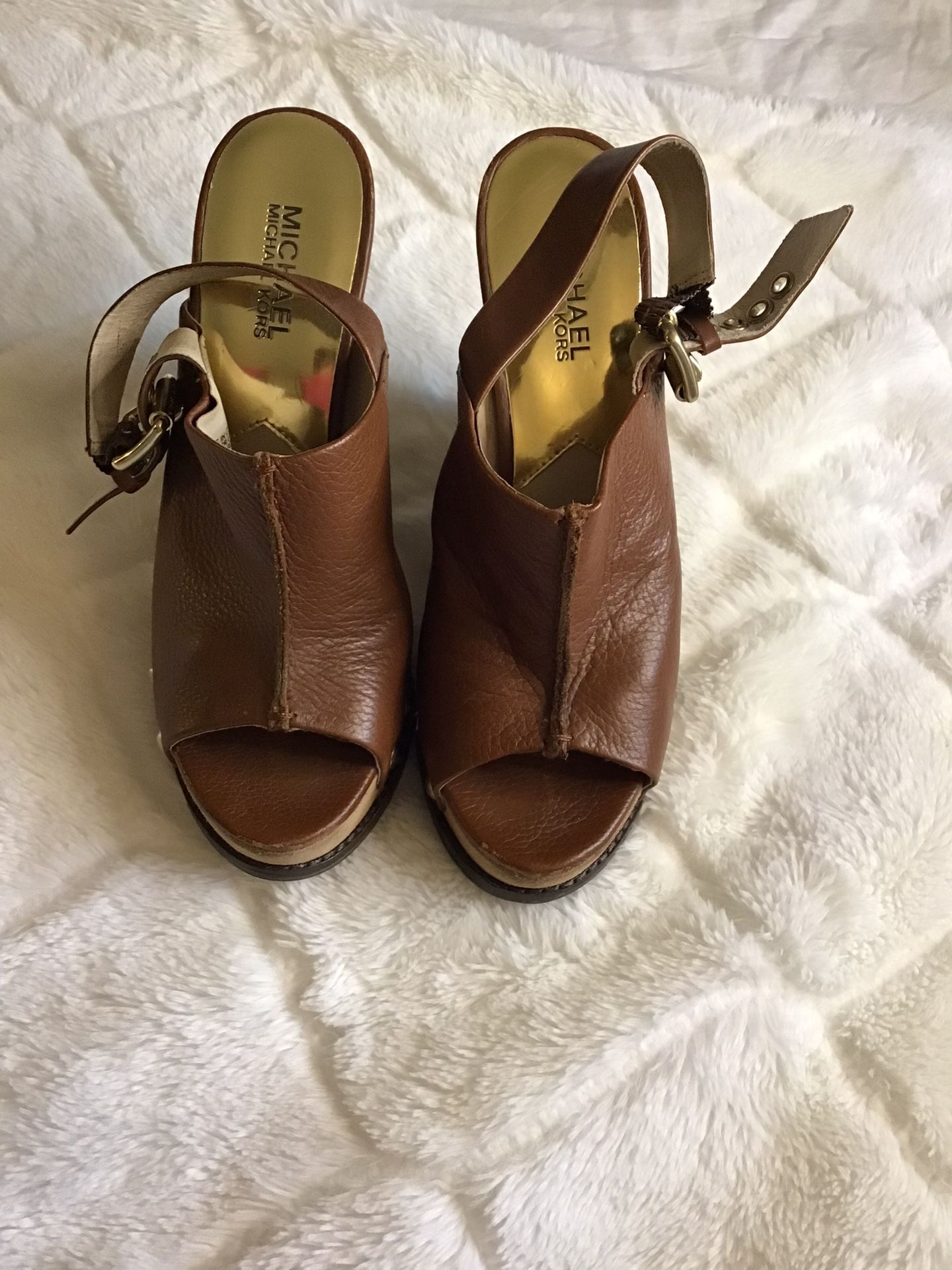 MICHAEL KORS WEDGES SIZE 8