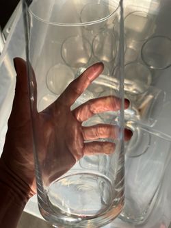 20 clear vases