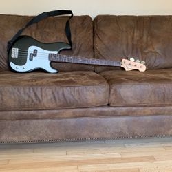 Squirt Fender P-Bass In Black With Amp & Case