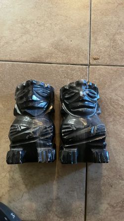 Black onyx statue book ends