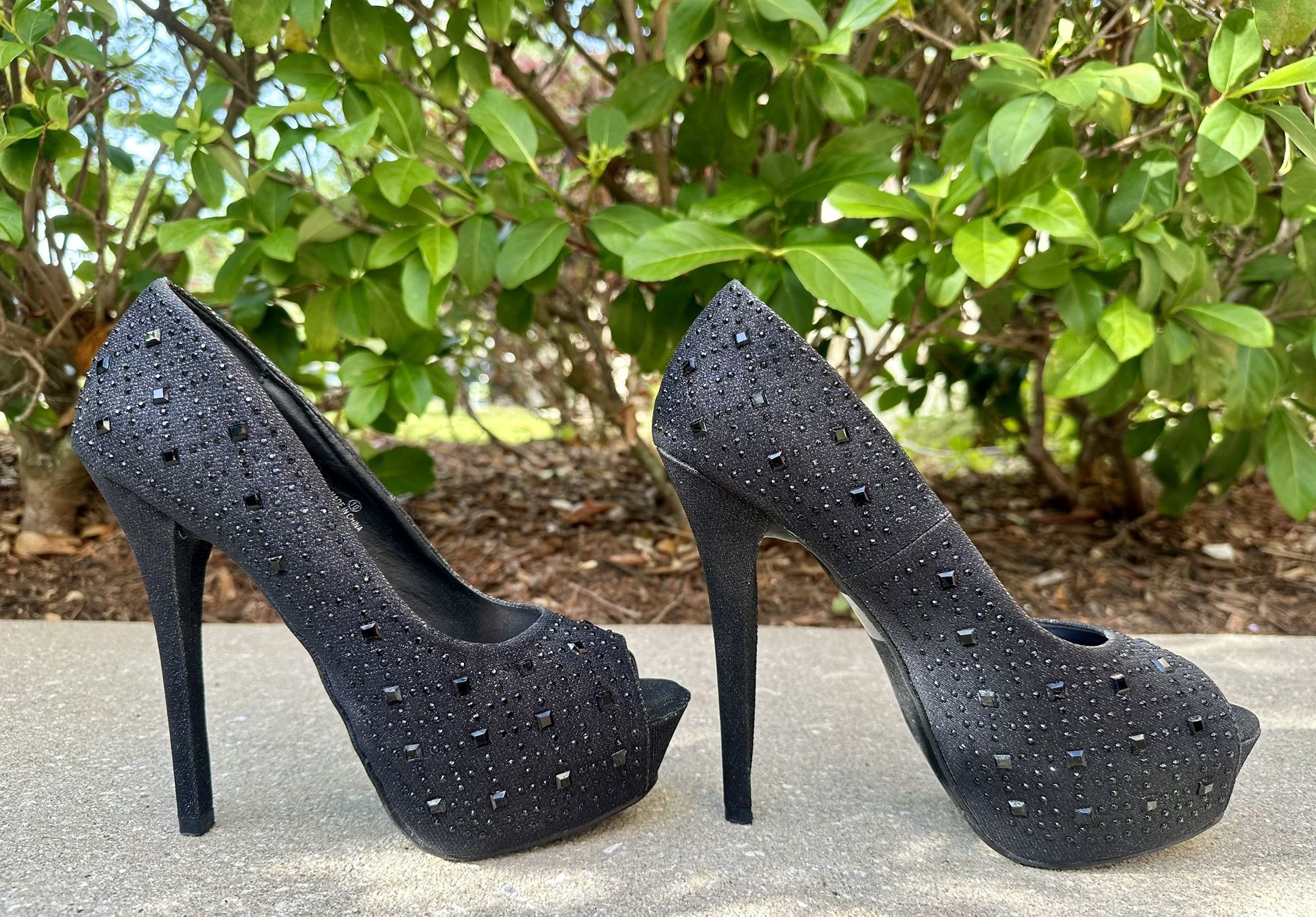 DBDK Fashion Black Studded Heels - Size 10