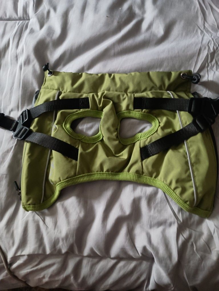 REFLECTIVE DOG VEST WITH ATTACHED HARNESS. SZ SMALL
