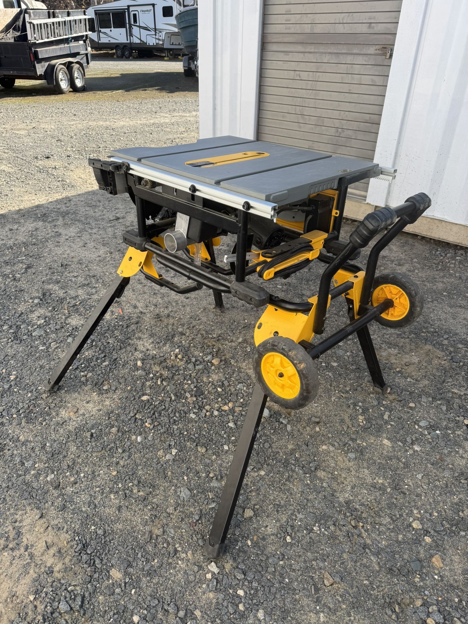 DEWALT 10-Inch Table Saw with Rolling Stand (DWE7491RS)