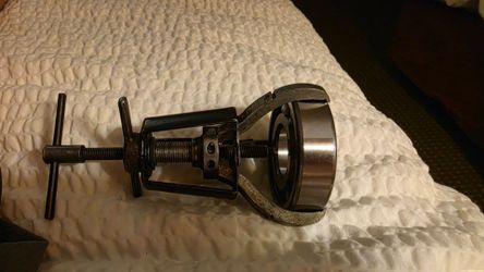 Gear puller