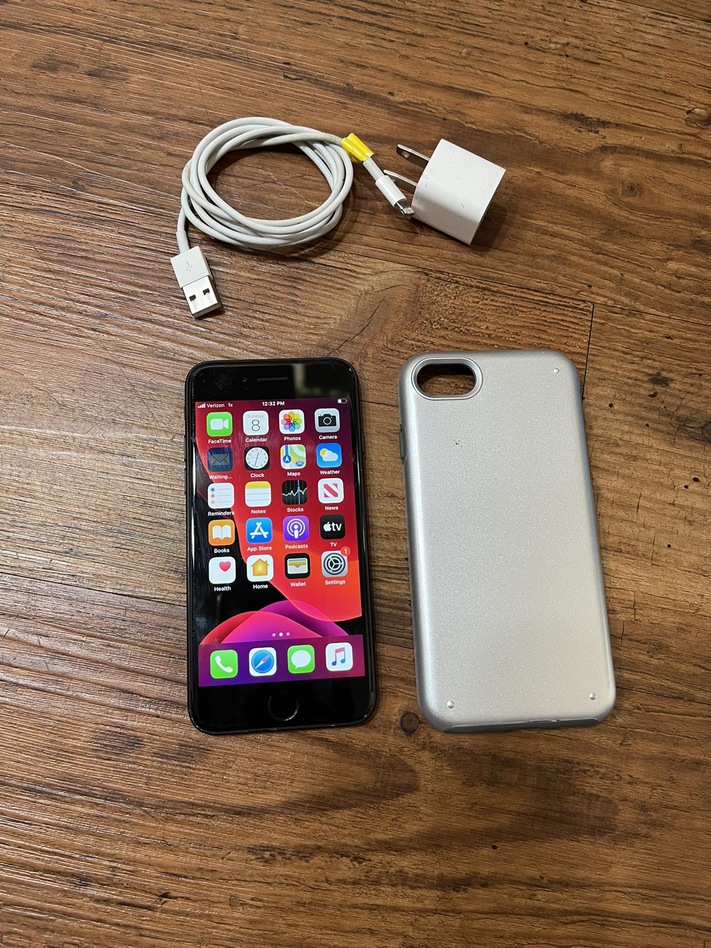 Apple iPhone 7 32gb Verizon Unlocked W/ Charger Firm On Price $150