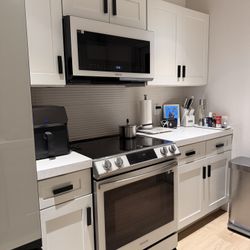 Kitchen Cabinets And Counter Top