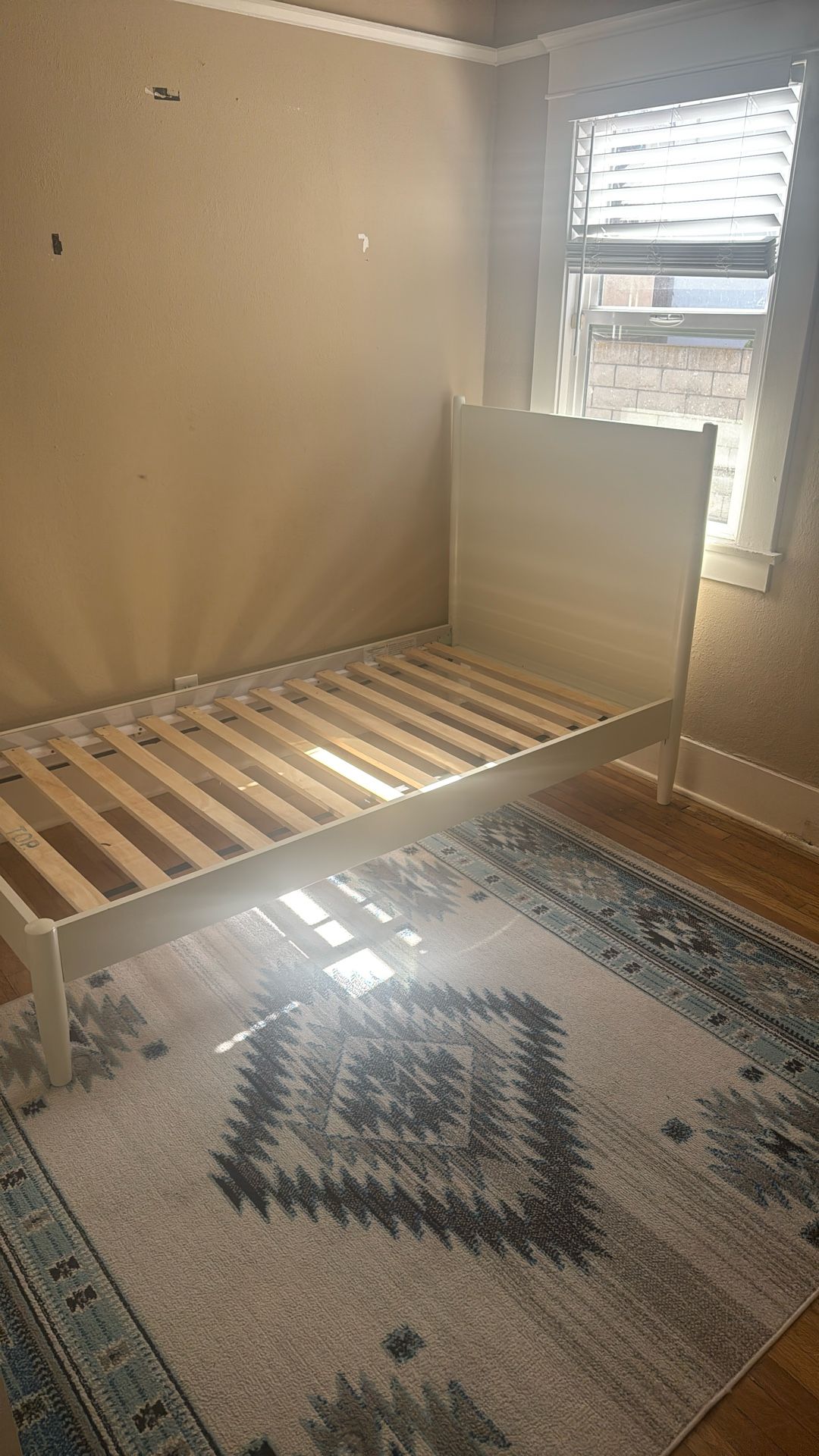 Mid-century Modern Twin Bed Fame In White