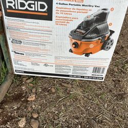 Ridgid 4 Gallon Portable Wet/Dry Vac