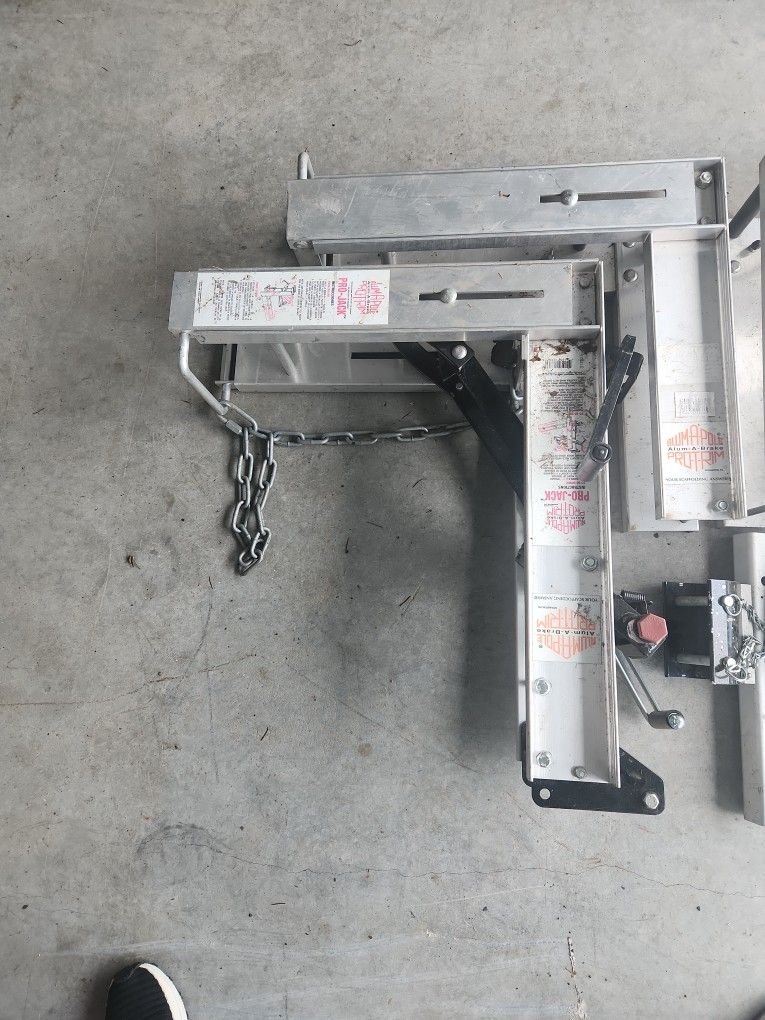 Alum-a-pole ProTrim Scaffolding