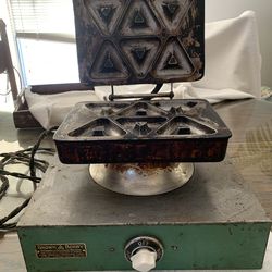 Vintage Brown Bobby Donut Machine 1920