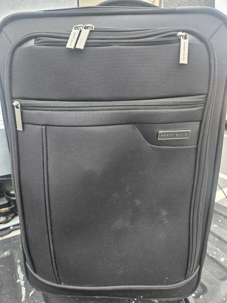 Black 28" Roller Bag