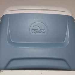 Large Igloo Wheeled Cooler