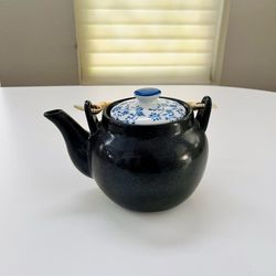 NEW Black Infuser Teapot