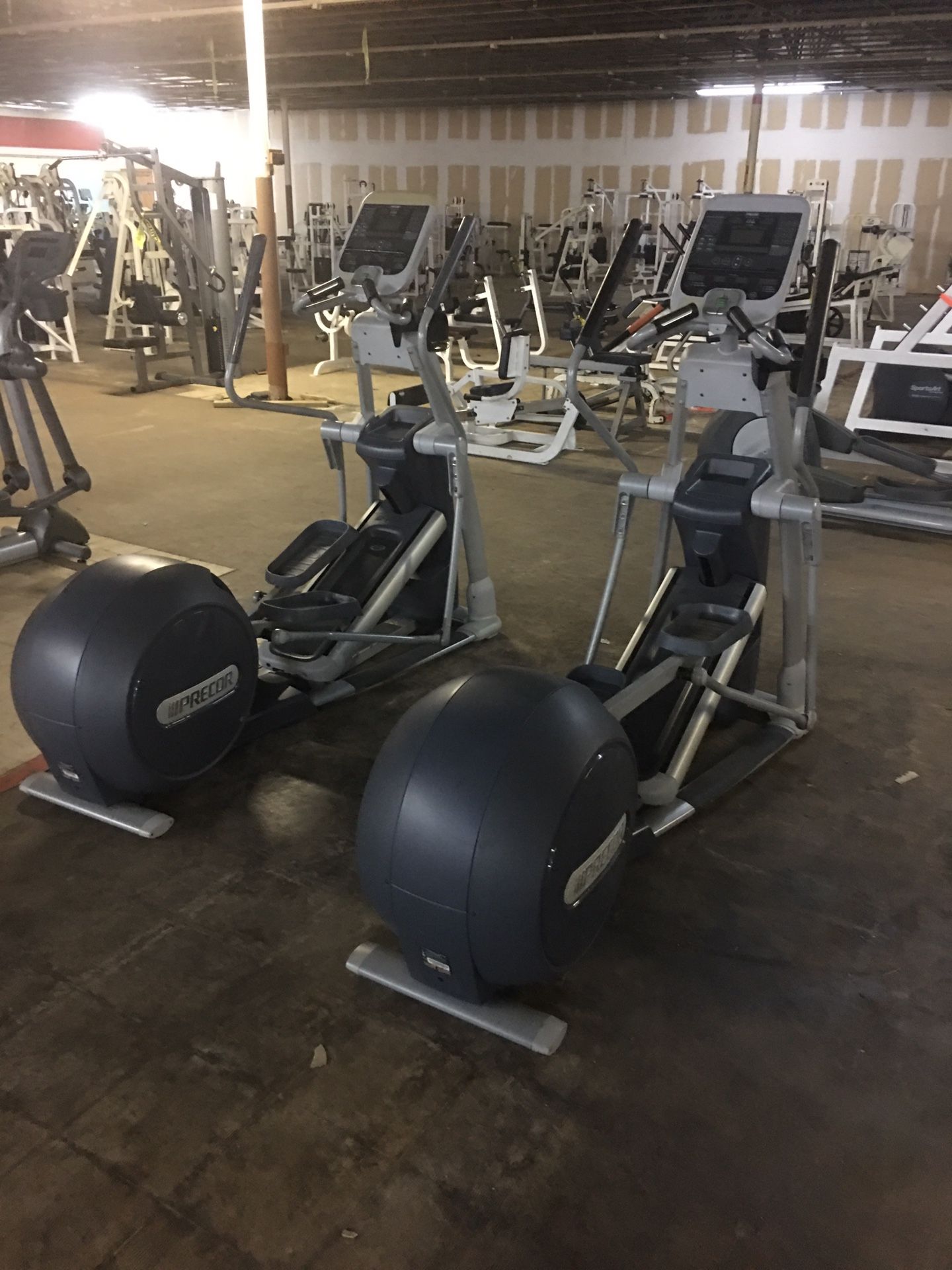 Commercial Precor 576i Experience Series Elliptical...