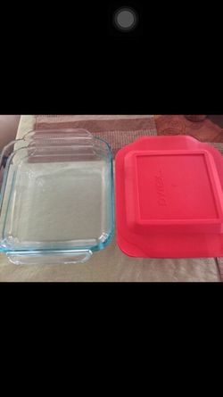 Pyrex serving dishes (4) with lids