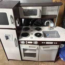 Kids Play Kitchen 