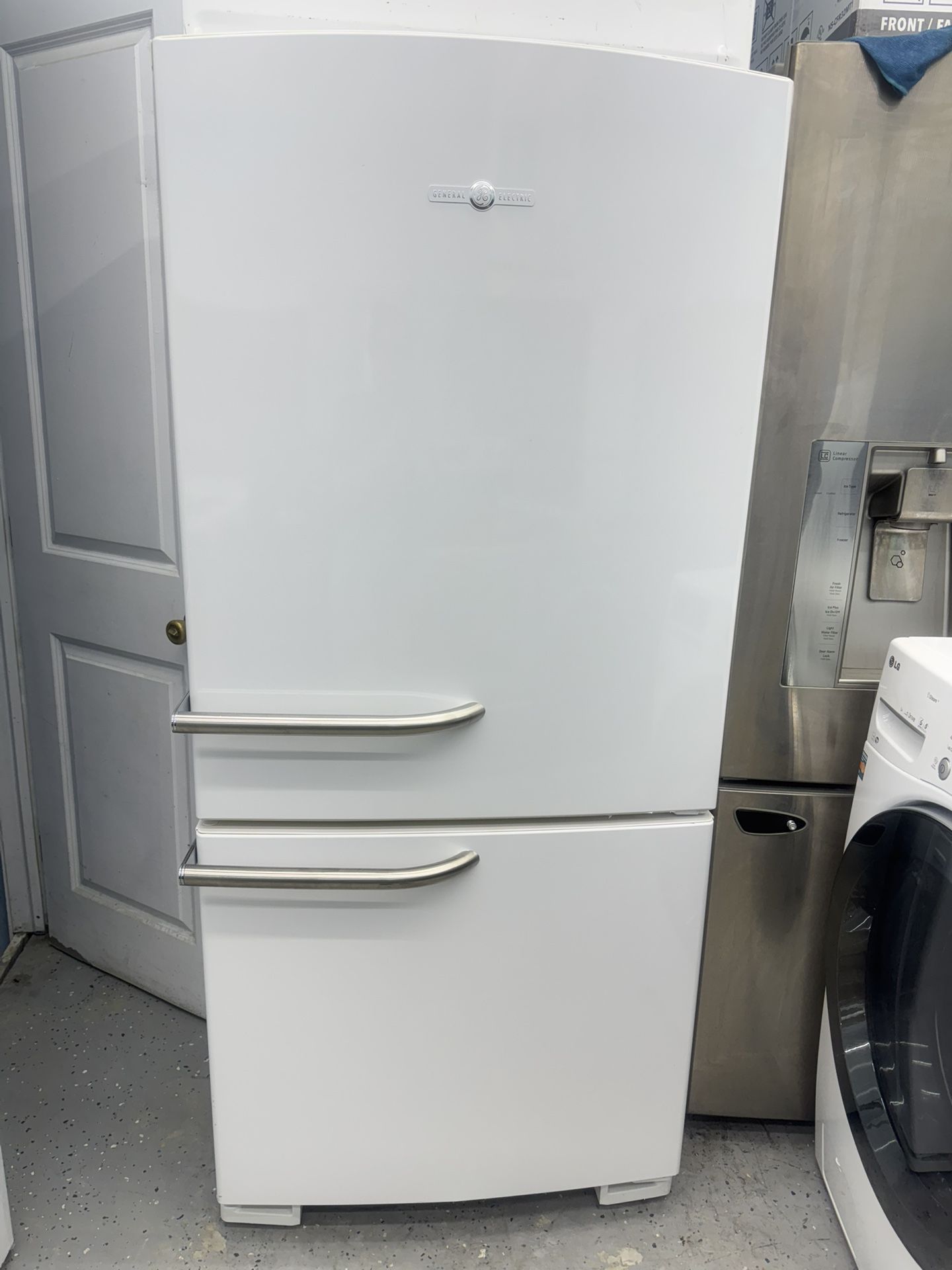 GE Refrigerator 30 Inches