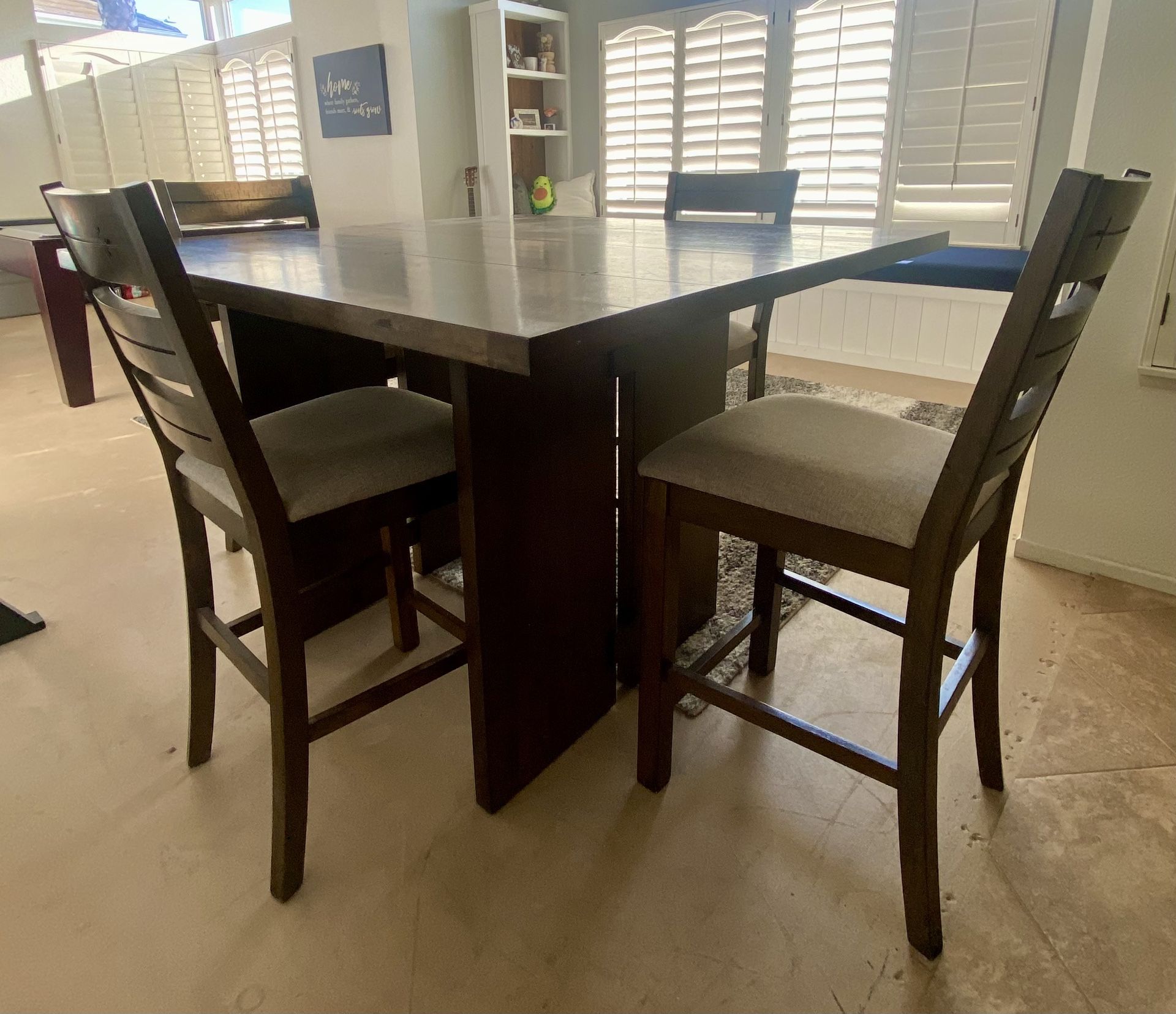 Dining Table & Chairs