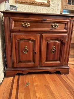 FREE -- MUST PICK UP! Wood Server