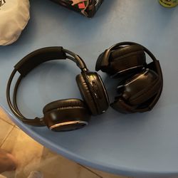 2 Infared Headphones