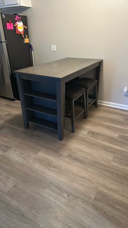 Dining Table And 4 Stools