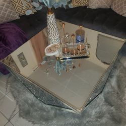 Mirrored Coffe Table Normal Use