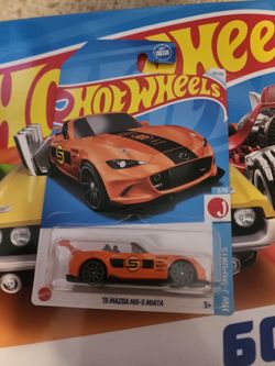 Hot Wheels 15 Mazda MX-5 Miata