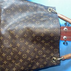 LV Bag Gucci Bag Bundle 