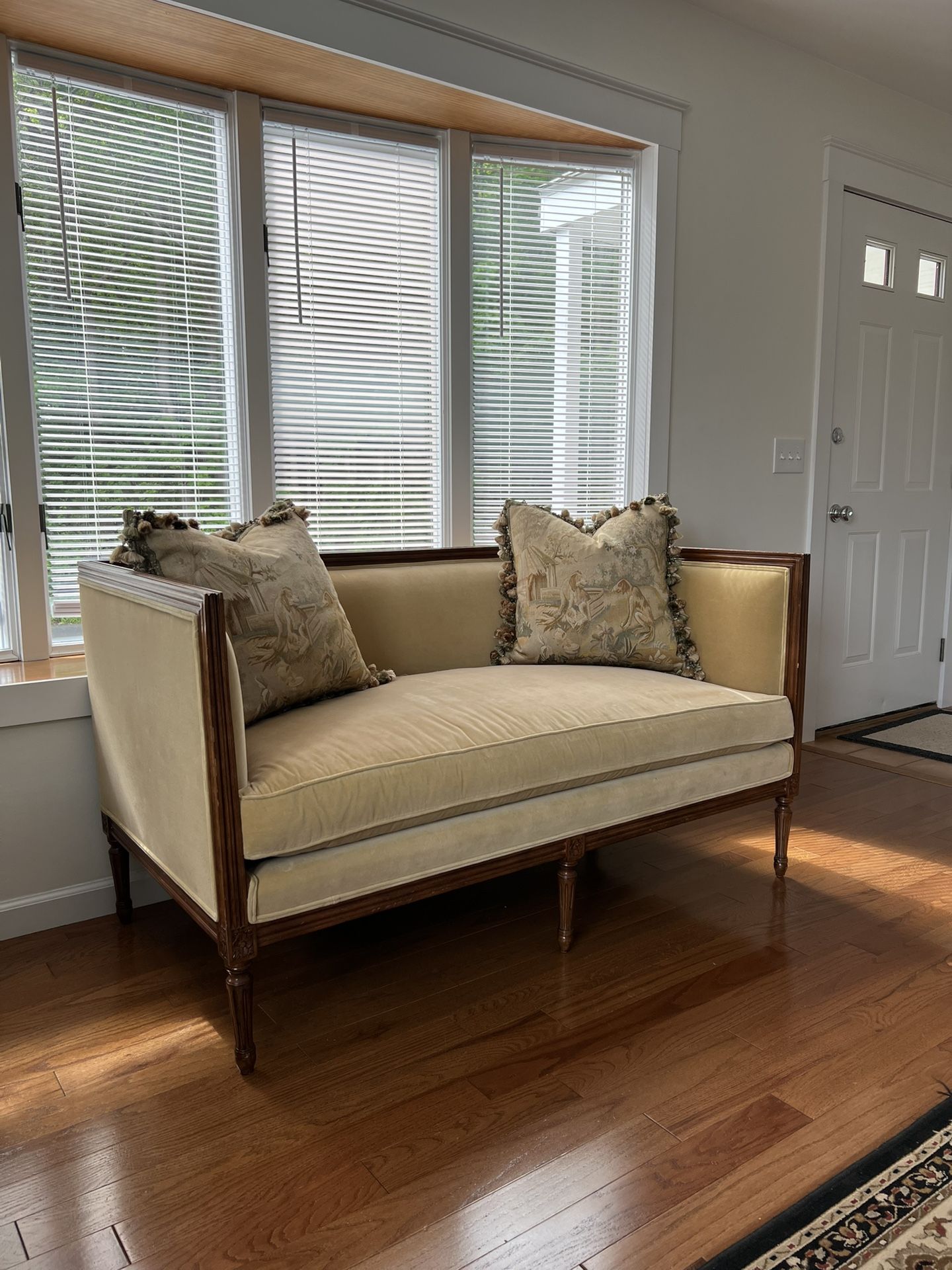 Elegant Couch (Edward Ferrell) - Excellent Condition