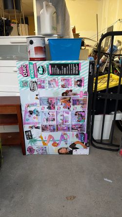LOL O.M.G DOLLHOUSE