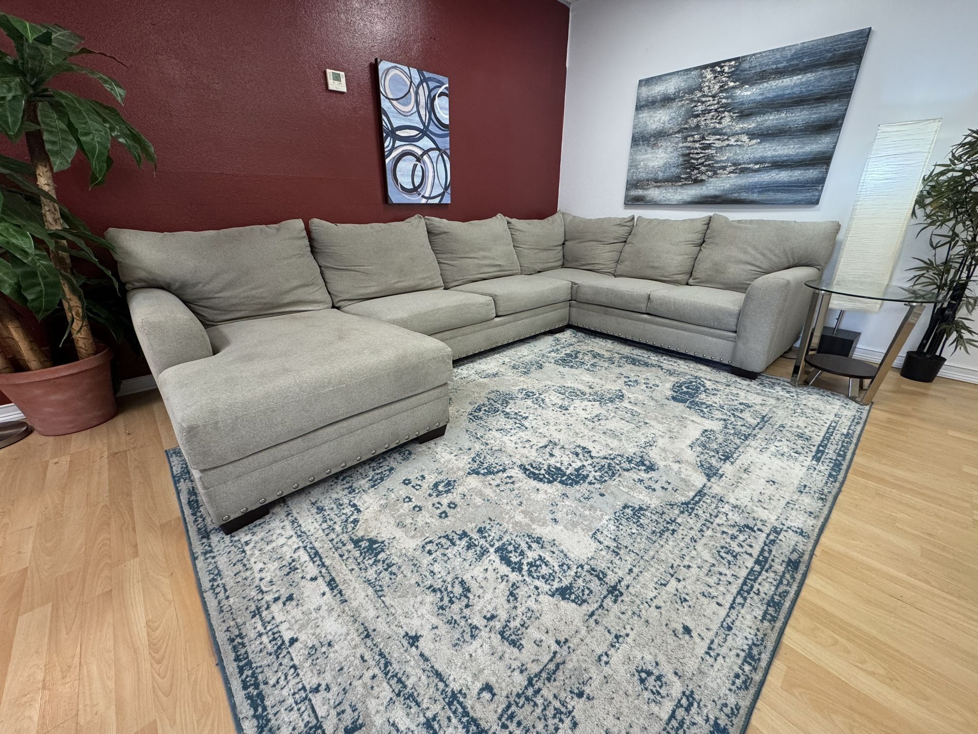 Beautiful Sectional Couch - 3 Piece U Shape (Delivery Available)