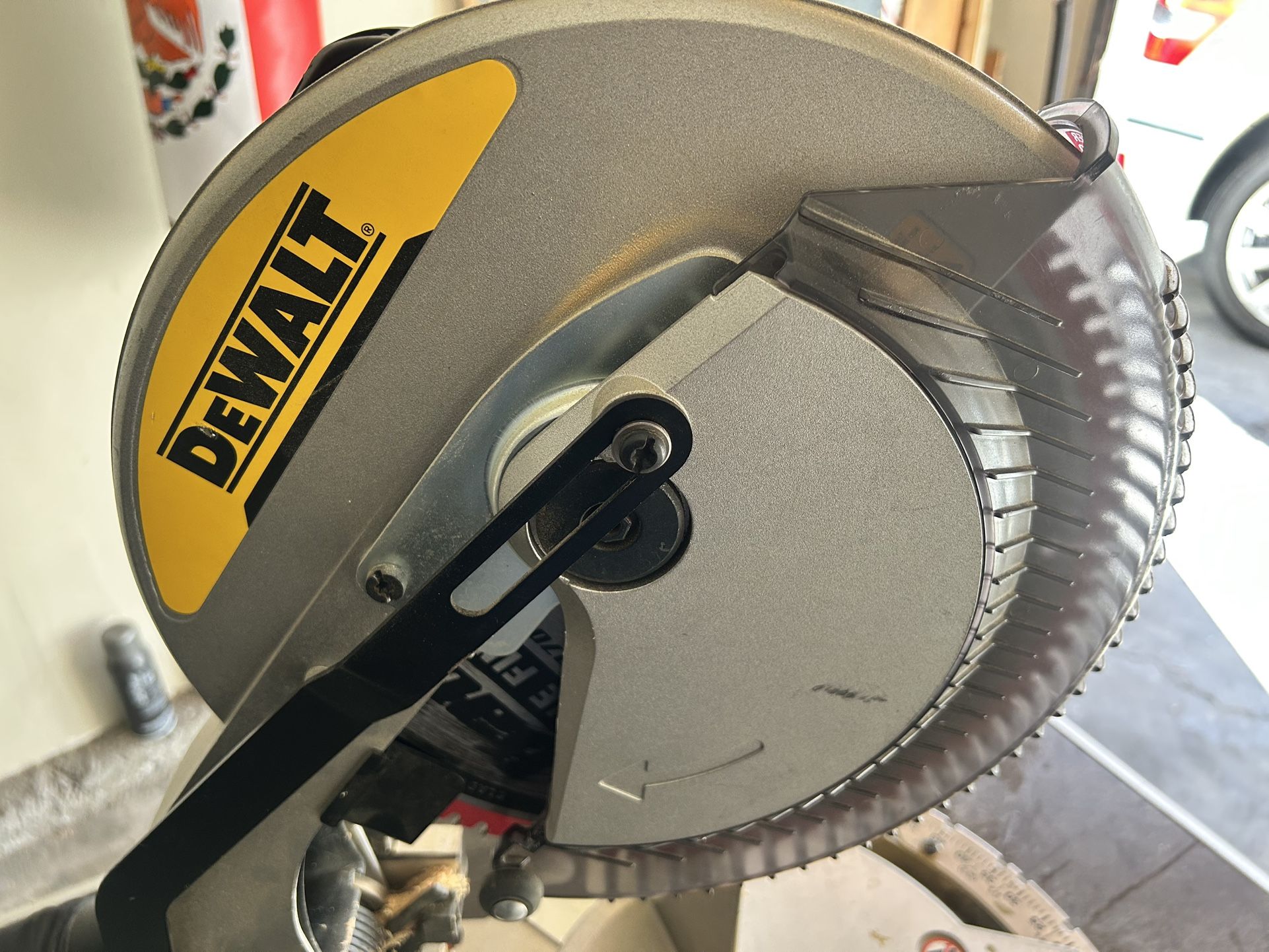 Dewalt Saw
