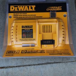 Dewalt 20v Yellow Fast Charger Brand New Sealed 