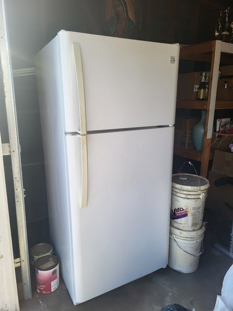 Refrigerator