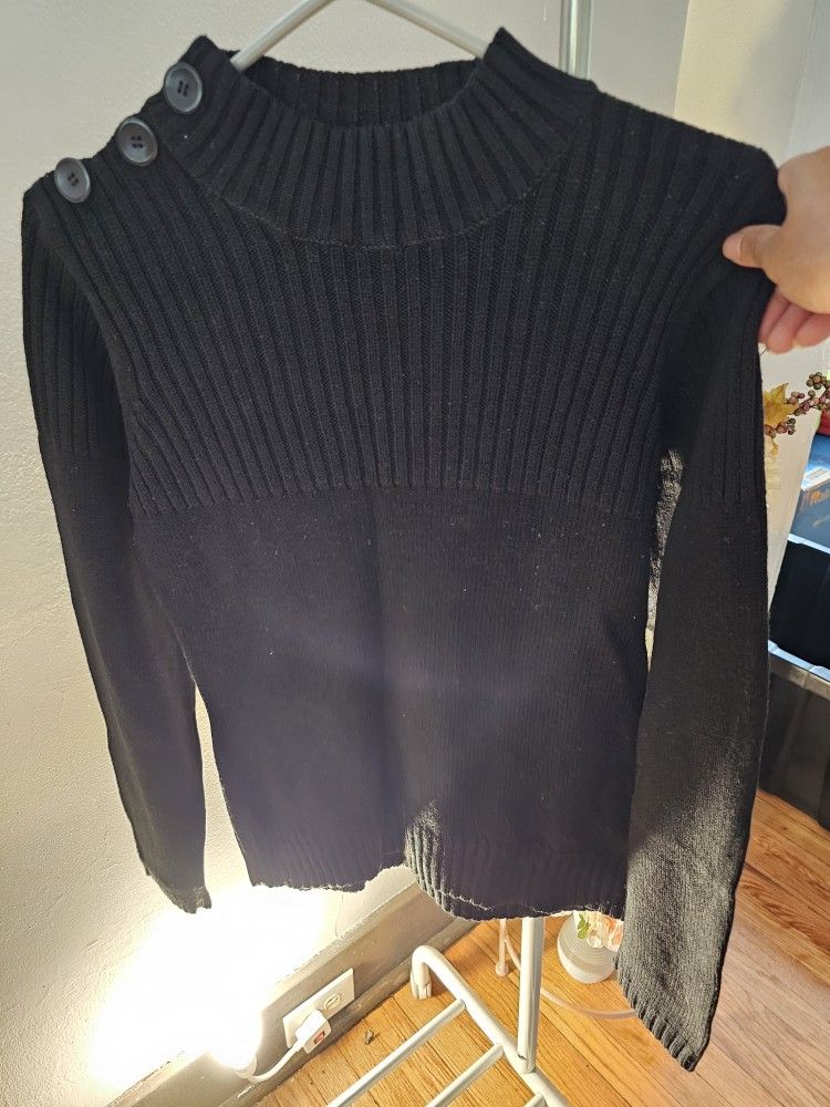 Ladies Sweater (Small to Medium Size)