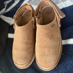 Women’s UGG Slip On Shoes Size 4