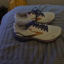 Brookes Running Shows. Purple Pink Grey And Blue 