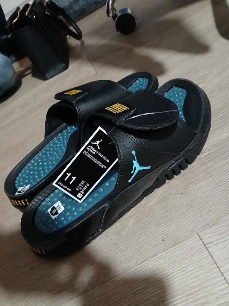 Jordan Hydro XI slides