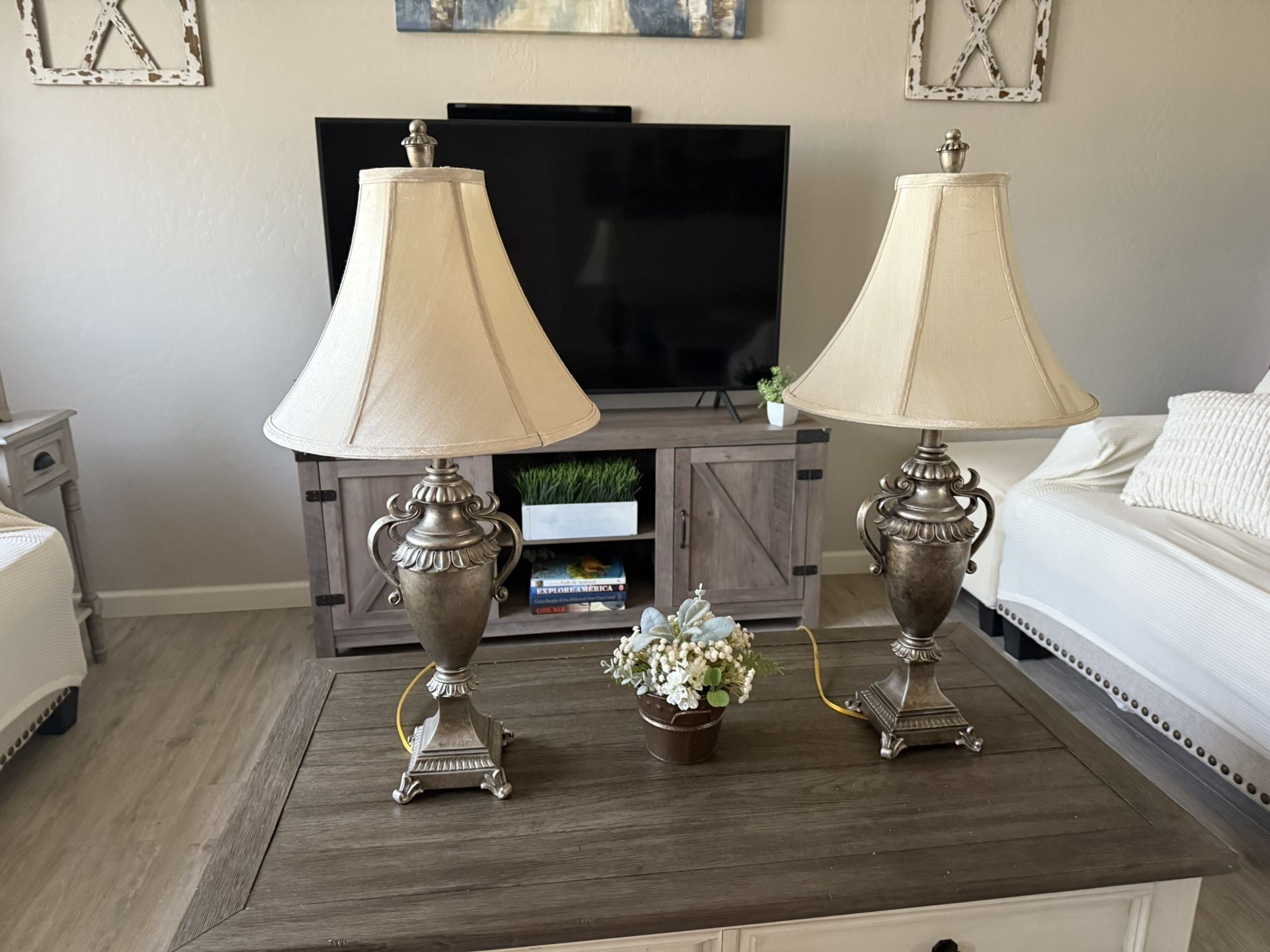 Beautiful/elegant table lamps set up two